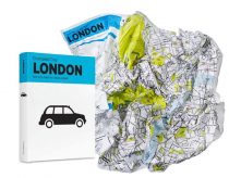 Mapa Londýna vyrobená z odolného polyetylénového vlákna, ktoré možno pokrčiť, oprať, vložiť do vrecka... Cestovanie je jednoduché.